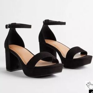 Torrid platform black heel WW (size 8)